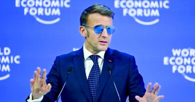 Em Davos, Macron ataca investidas de Trump na Groenlândia em discurso incendiário