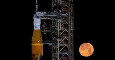NASA prepara foguete gigante para levar primeira tripulação lunar desde 1972