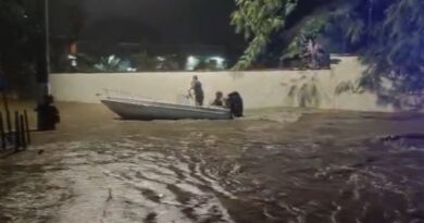 Temporal no litoral de SP deixa mortos e centenas de pessoas fora de casa; Defesa Civil alerta para mais chuvas