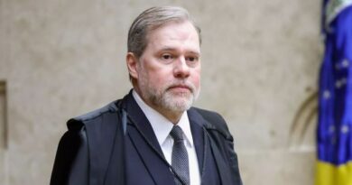 Polícia Federal aponta que Toffoli se encontrou mais de 10 vezes com dono do Banco Master