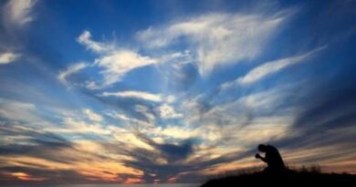 Supere os tempos difíceis, pois o céu estabelece a sua vitória