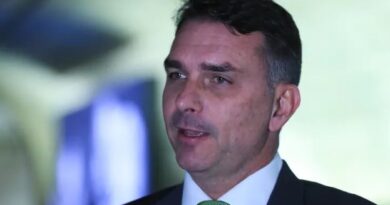 Xadrez político: lista de Flávio Bolsonaro confirma Arthur Lira, exclui Ciro Nogueira e define 47 nomes ao Senado