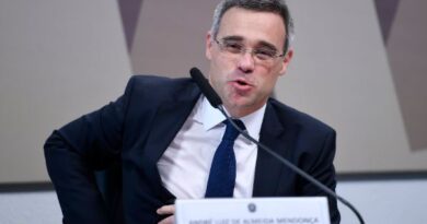 PGR solicita a André Mendonça que inquéritos sobre Lulinha saiam do STF e sigam para a primeira instância