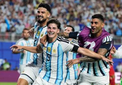 Com brilho de Álvarez e Martínez, Argentina avança em duelo eletrizante contra a Suíça e vai às semifinais da Copa