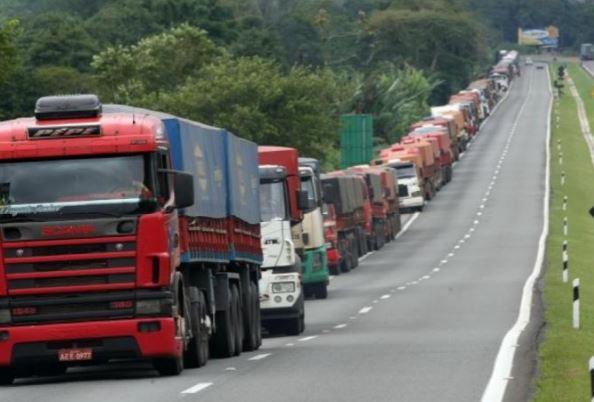 Caminhoneiros ameaçam greve geral se MP do Frete caducar no Senado