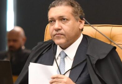 Kassio Nunes Marques manda tirar do ar vídeo que ligava Flávio Bolsonaro ao PCC Kassio Nunes Marques manda tirar do ar vídeo que ligava Flávio Bolsonaro ao PCC