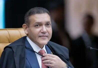 Choque no Judiciário: Fachin e Nunes Marques se reúnem após Dino liberar post barrado pelo TSE Choque no Judiciário: Fachin e Nunes Marques se reúnem após Dino liberar post barrado pelo TSE