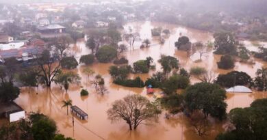 Temporal no RS se agrava: mais de 200 cidades afetadas e alerta “muito alto” de inundação na capital pelo Guaíba Temporal no RS se agrava: mais de 200 cidades afetadas e alerta “muito alto” de inundação na capital pelo Guaíba