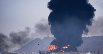 Mísseis e drones iranianos atingem alvos americanos no Oriente Médio após ofensiva dos EUA na Ilha de Larak