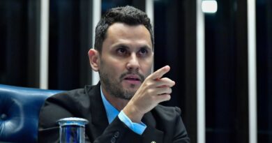 Cleitinho oficializa candidatura ao governo de MG, confirma chapa puro-sangue e dispara: “Quem nunca voltou atrás?”