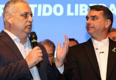 Reta final leva Flávio Bolsonaro a ato político no norte mineiro