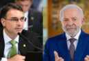Flávio Bolsonaro bate Lula nos dois turnos em pesquisa com eleitores no Paraná