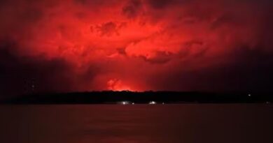 Céu vermelho assusta moradores de Porto Velho durante temporal com ventania de 60 km/h