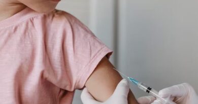 Governo Trump restringe recomendações de vacinas infantis e exige doses separadas para sarampo, caxumba e rubéola