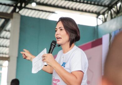 Michelle Bolsonaro sai em defesa de André Mendonça e cita “revelação divina” em meio a choque com Alexandre de Moraes