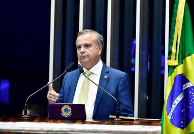 Lider da oposição pede a Fachin para derrubar sigilo de inquéritos de fake news e fraudes no INSS