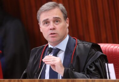 Mensagens entre Moraes e Vorcaro vão ao plenário do STF pelas mãos de Mendonça; cabe a Fachin dar a palavra final 