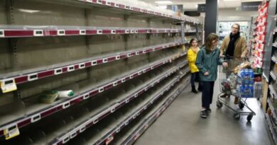 Governos ao redor do mundo recomendam reservas de emergência para a população diante de escalada global de crises Governos ao redor do mundo recomendam reservas de emergência para a população diante de escalada global de crises