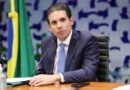 Mensagens encontradas pela Polícia Federal ligam Daniel Vorcaro a Hugo Motta, diz jornal