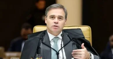 PF recorre à AGU contra controle imposto por André Mendonça em inquérito do INSS
