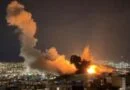 EUA atingem Irã com série de bombardeios, mísseis iranianos atingem vizinhos e petróleo dispara com nova escalada